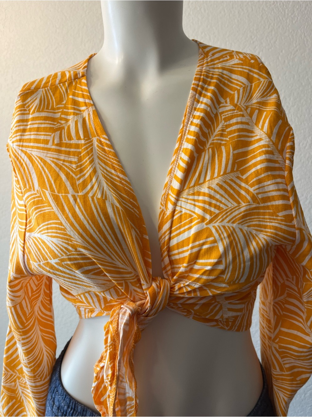 Shade & Shore Yellow and White Palm-Print Crop Top